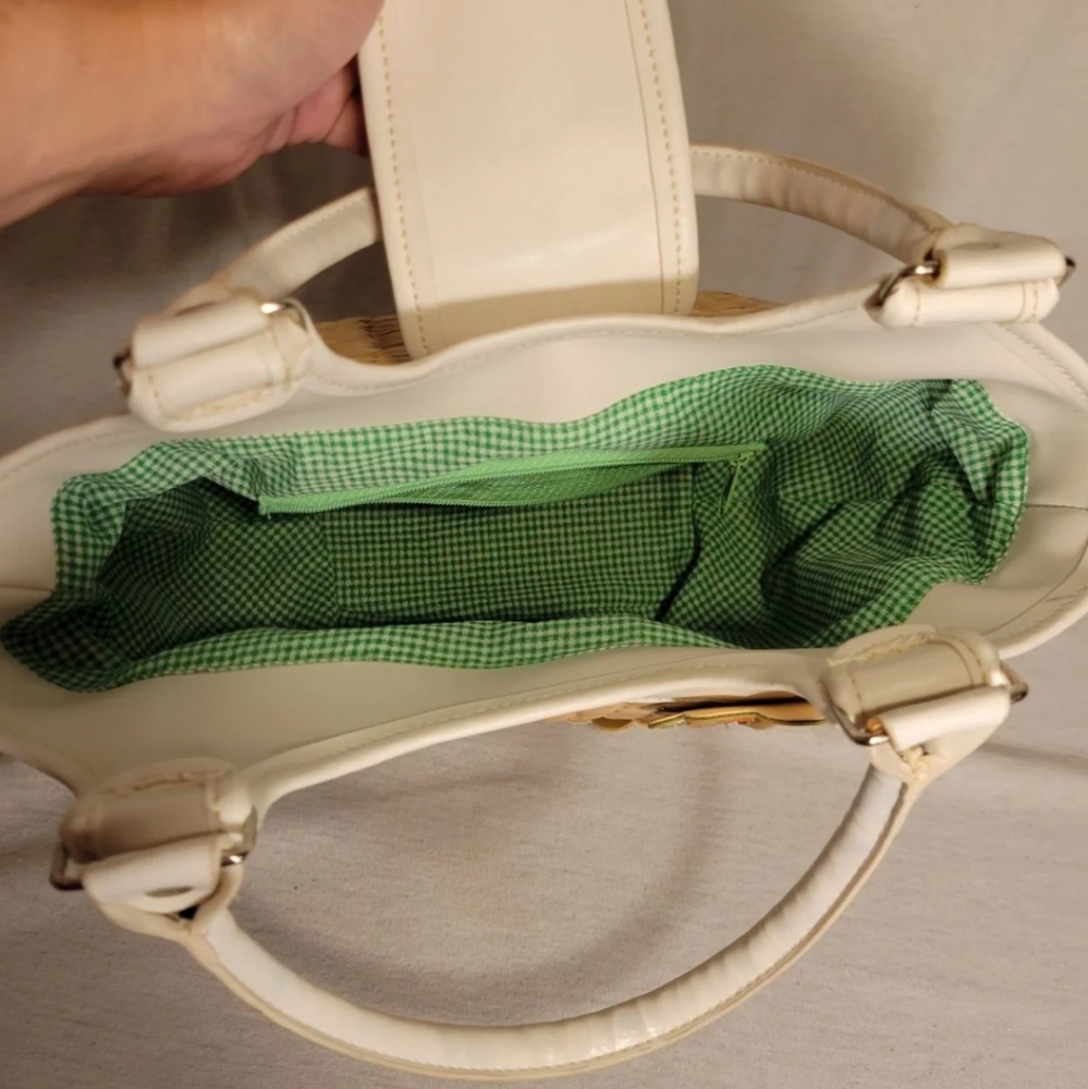 Adorable Basket Floral Purse - Picture 5 of 8